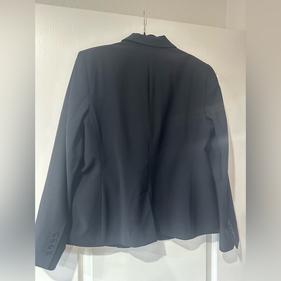 Talbots 16P black blazer (suit jacket) - Picture 2 of 5